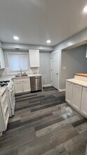 23060 Scotia Rd in Oak Park, MI - Building Photo - Building Photo