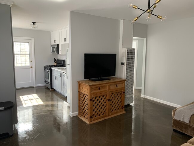 property at 2331 Boundary St