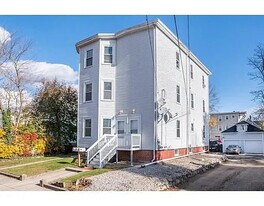 10 Lafayette St in Attleboro, MA - Building Photo