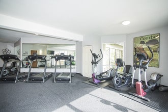 Vista Condominiums in Kansas City, KS - Foto de edificio - Interior Photo