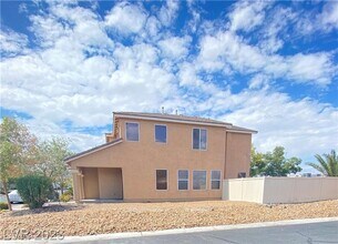 8932 W Ryan Creek Ave in Las Vegas, NV - Building Photo - Building Photo