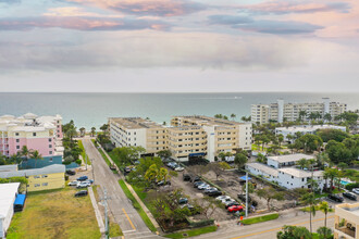 Beach House in Deerfield Beach, FL - Building Photo - Building Photo