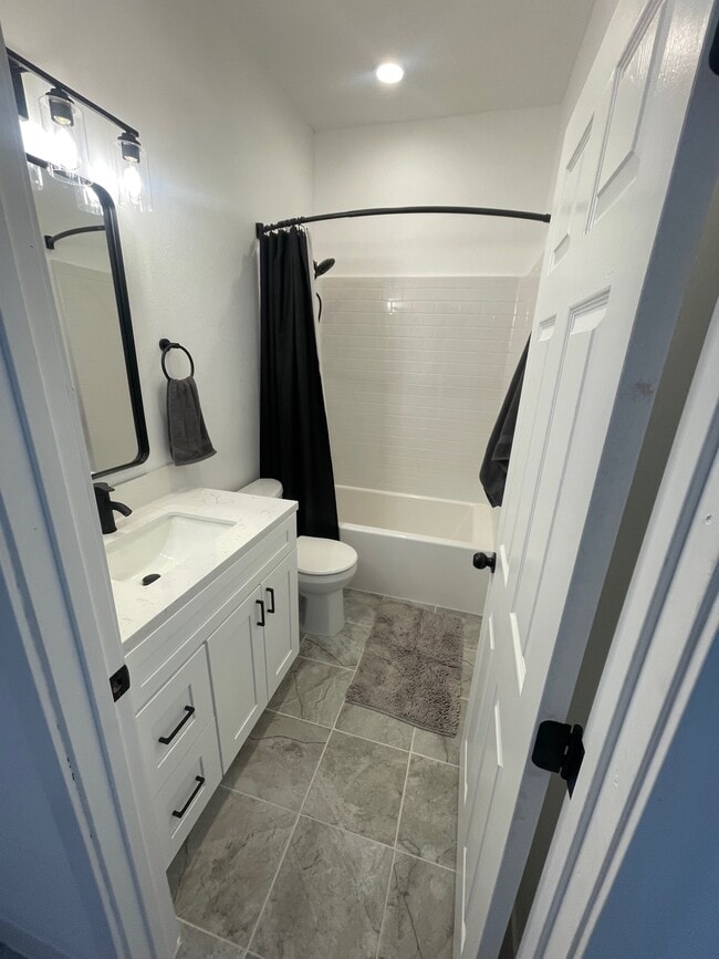 1704 Duncan Way in Corona, CA - Building Photo - Building Photo
