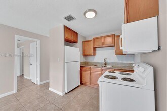 2610 Riverland Dr in Fort Lauderdale, FL - Building Photo - Building Photo