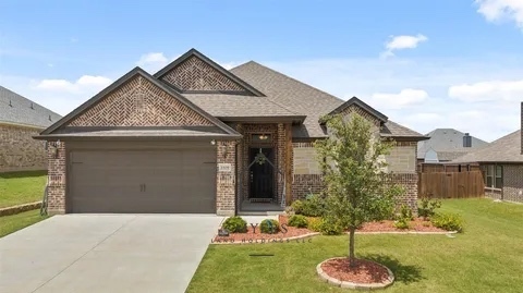 1509 Town Creek Cir in Weatherford, TX - Building Photo