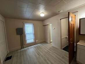 722 East Ave-Unit -East 722 Rear in Hamilton, OH - Building Photo - Building Photo