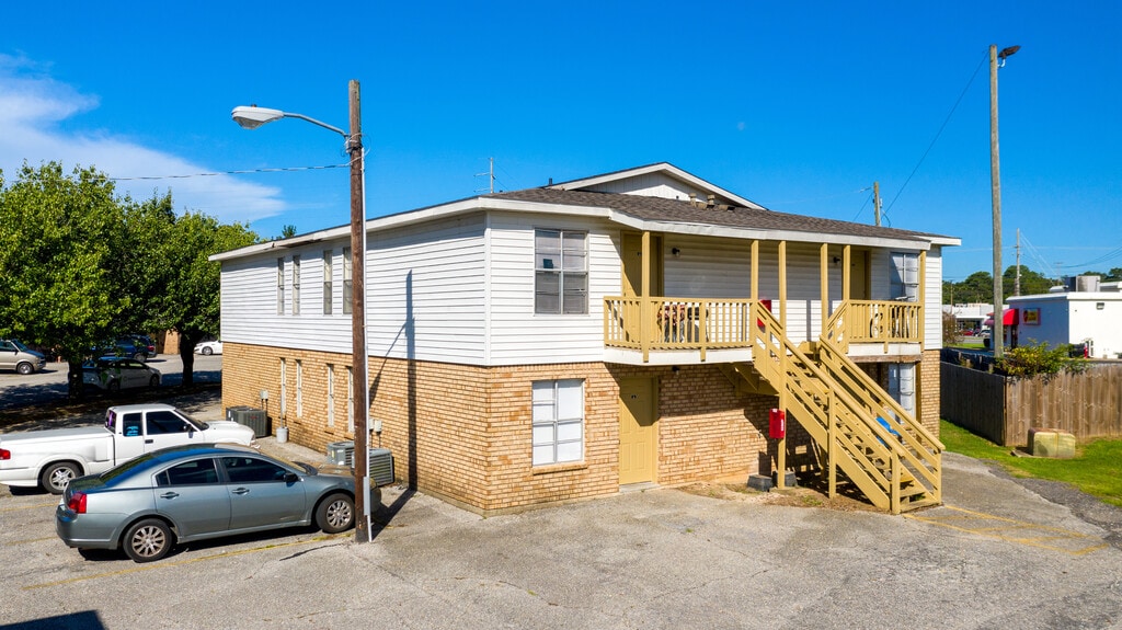 Spartan Crossing Apartments in Saraland, AL