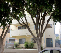 1045 Myrtle Ave in Long Beach, CA - Building Photo - Building Photo