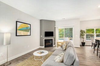 The Summit at Harvey Townhomes in Muskegon, MI - Building Photo - Building Photo