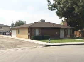 4801 Buckley Way in Bakersfield, CA - Building Photo