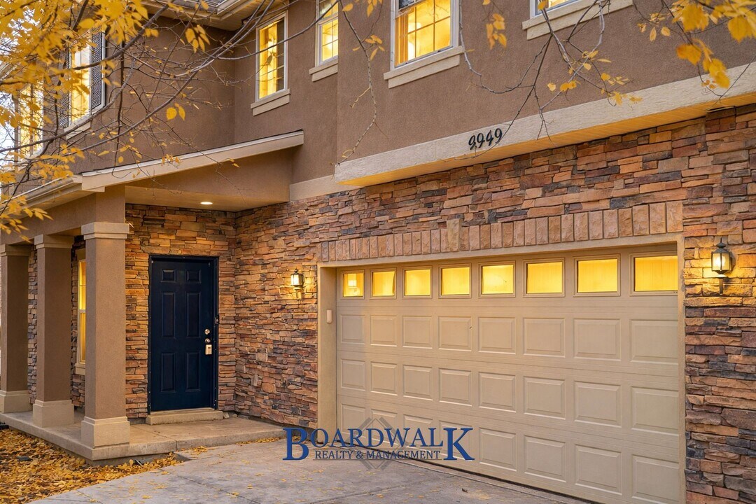 4949 W Duncan Meadow Ln in Riverton, UT - Building Photo