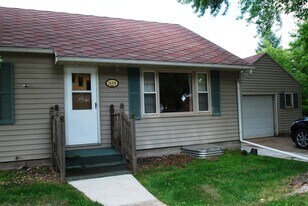1609 6th St in Brookings, SD - Building Photo