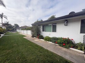 2252 N Bristol St, Unit BRISTOL ST in Santa Ana, CA - Building Photo