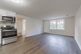 2600 Le Blanc Ct. in Louisville, KY - Building Photo - Interior Photo