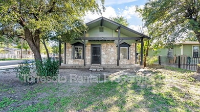 2600 Morales St in San Antonio, TX - Building Photo - Building Photo