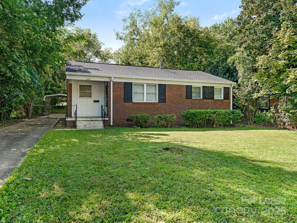 2909 Southwest Blvd in Charlotte, NC - Building Photo