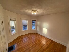 65 Hancock St, Unit 1 in Somerville, MA - Foto de edificio - Building Photo