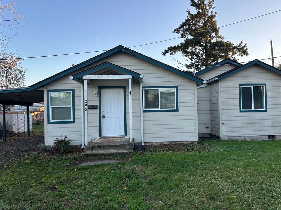 290 19th St in Springfield, OR - Building Photo