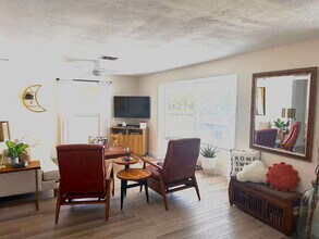 2563 S Peninsula Dr in Daytona Beach, FL - Building Photo - Building Photo