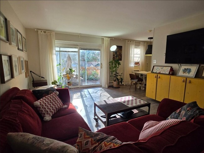 412 N Wayne Ave, Unit 109 in Wayne, PA - Building Photo - Building Photo