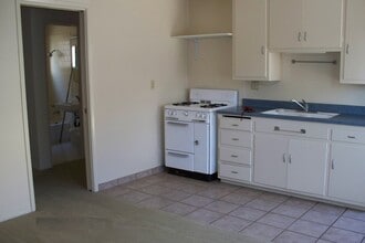 351 Hermosa Ave, Unit c in Long Beach, CA - Foto de edificio - Building Photo