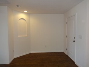 631 Chatham Walk Dr in Ruskin, FL - Building Photo - Building Photo