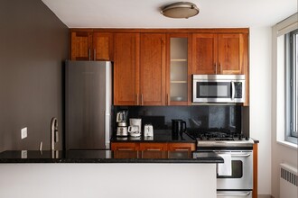 401 E 34th St in New York, NY - Building Photo - Building Photo