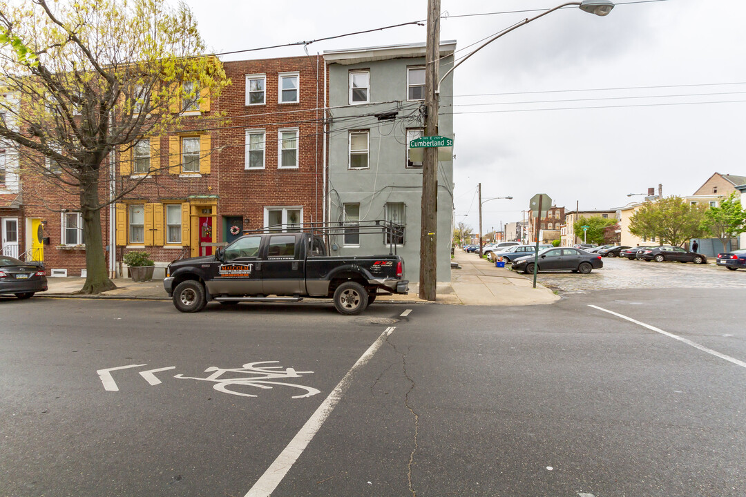 2150 E Cumberland St in Philadelphia, PA - Building Photo