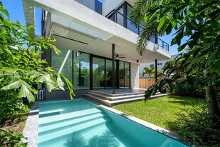 3310 Elizabeth St in Miami, FL - Building Photo
