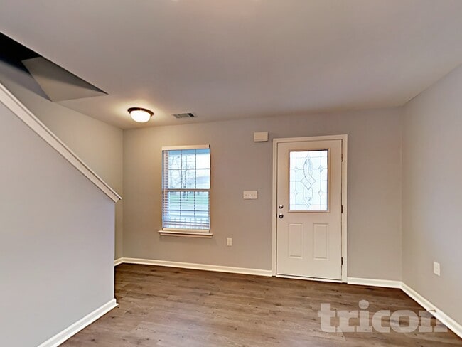 311 Lind Point Ln in Monroe, NC - Foto de edificio - Building Photo