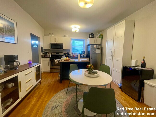 property at 5 Riverside Pl