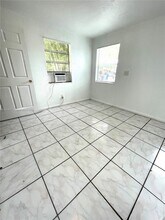 6111 Buchanan St in Hollywood, FL - Building Photo - Building Photo