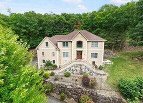 144 Call Hollow Rd in Pomona, NY - Building Photo