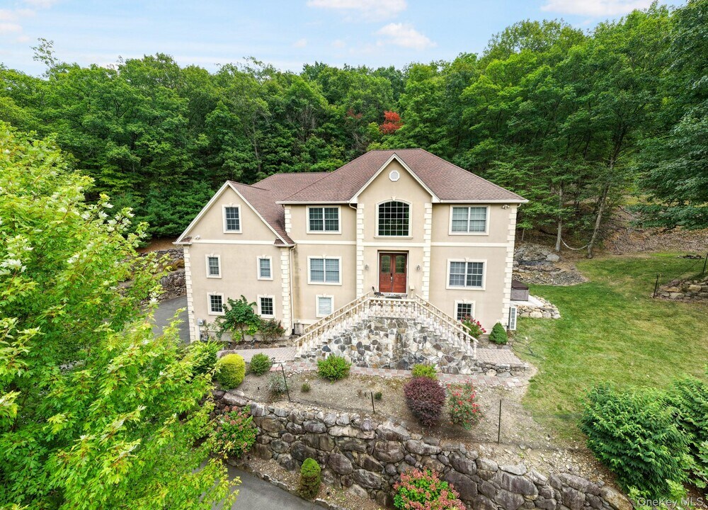 144 Call Hollow Rd in Pomona, NY - Building Photo