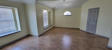 12613 Oceanside Dr in Euless, TX - Building Photo - Building Photo