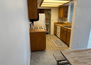13212 Salmon River Rd in San Diego, CA - Building Photo - Building Photo