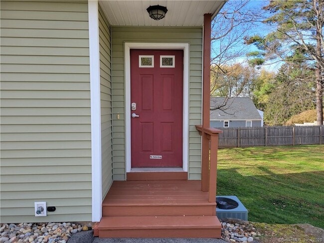 21 Bellevue Ave in Vernon, CT - Building Photo - Building Photo