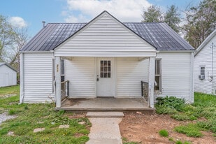 201 Eastview Dr in Glasgow, KY - Building Photo