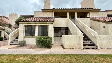 30 E Brown Rd in Mesa, AZ - Building Photo - Building Photo
