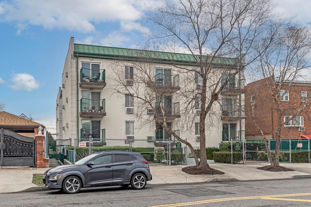 195 Balcom Ave in Bronx, NY - Building Photo