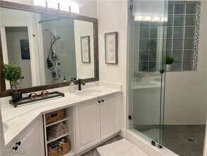 56 Silver Oaks Cir in Naples, FL - Building Photo - Building Photo