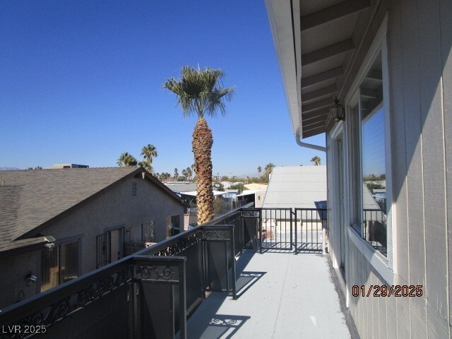 property at 4770 Vía Renaldo