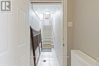 47 Timber Ln in Vaughan, ON - Building Photo - Building Photo