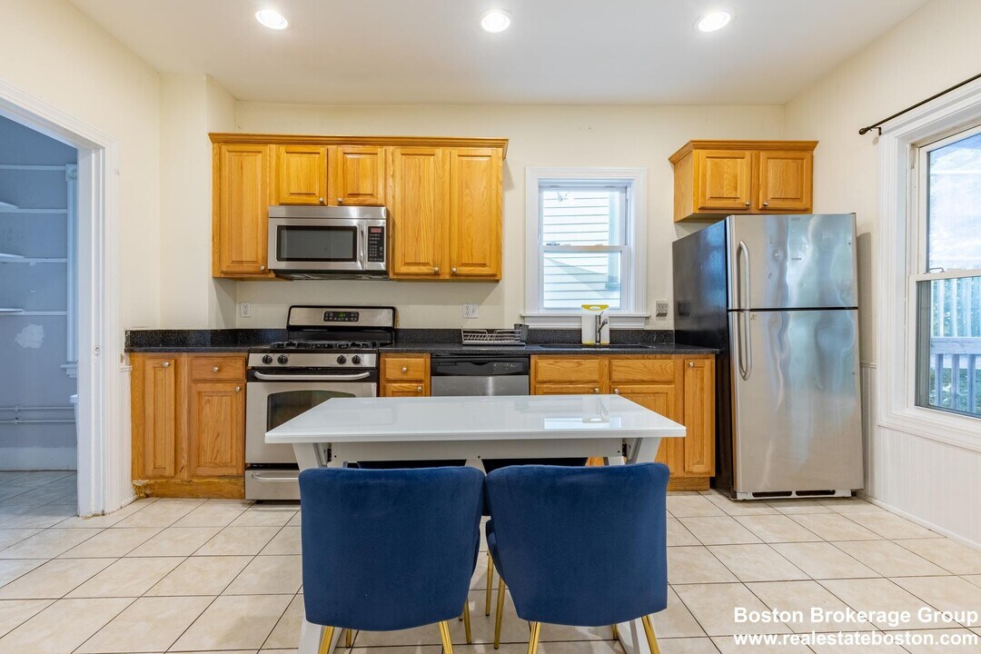 59-61 Hillside St, Unit 2 in Boston, MA - Foto de edificio
