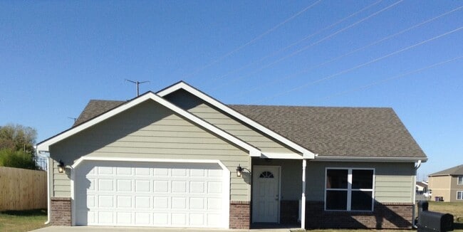 property at 2724 Buttonwood Dr