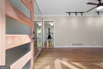 2958 Harcourt Dr, Unit 209 in Decatur, GA - Building Photo - Building Photo