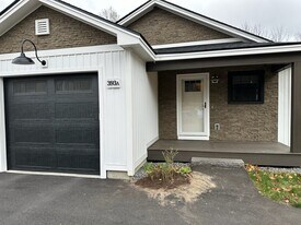 393 Pleasant Valley Rd, Unit 393A Pleasant Valley in Wolfeboro, NH - Building Photo