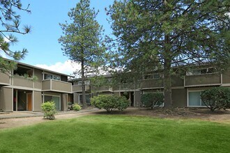 Phoenix Court in Kent, WA - Foto de edificio - Building Photo