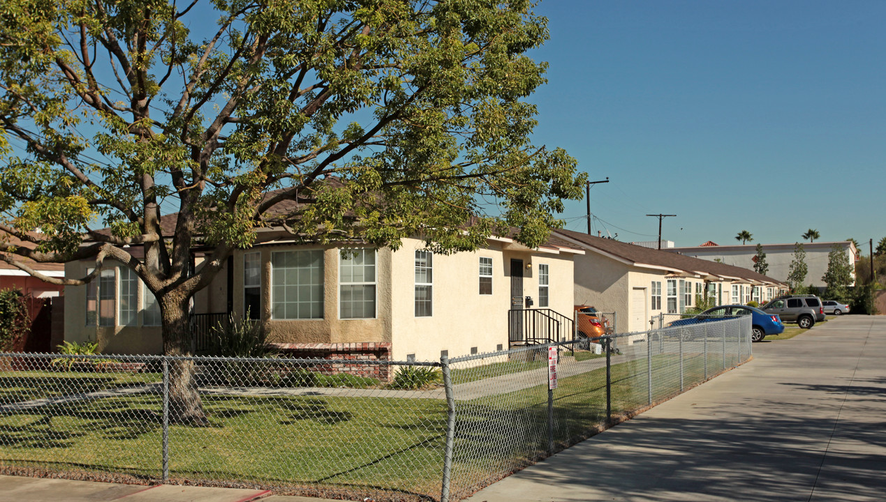 18000-18012 Alburtis Ave in Artesia, CA - Building Photo