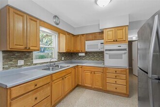 2368 Cecelia Ln in Clearwater, FL - Building Photo - Building Photo